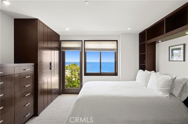 88 Emerald, Laguna Beach CA: https://media.crmls.org/medias/1ecf5d6c-69e2-440d-beac-3f9d4affb5ff.jpg