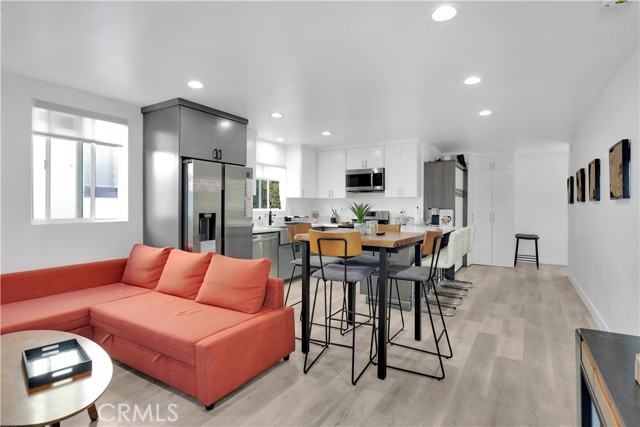 5226 W 20th Street, Los Angeles CA: https://media.crmls.org/medias/1ed01f6a-6654-4e2e-95bc-965a605458ee.jpg