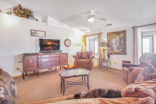 61975 La Brisa Drive, Joshua Tree CA: https://media.crmls.org/medias/1ed150b8-c5af-4922-acbf-066a98b6bdb9.jpg