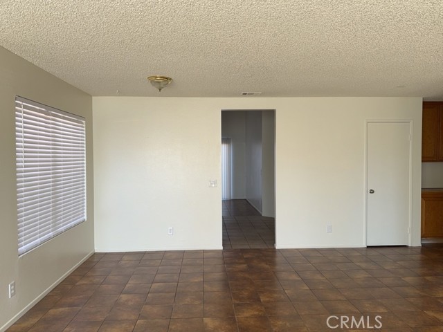 Detail Gallery Image 8 of 27 For 13624 Copperstone Dr, Victorville,  CA 92392 - 3 Beds | 2 Baths