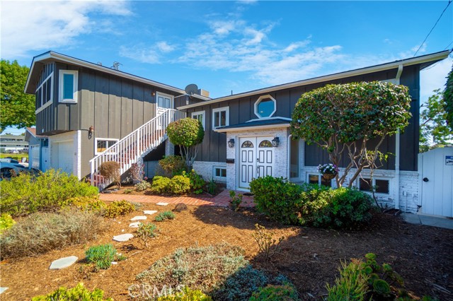 Detail Gallery Image 2 of 40 For 1510 E Maple Ave, El Segundo,  CA 90245 - 5 Beds | 4 Baths