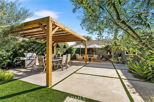 Detail Gallery Image 4 of 29 For 17601 Sherbrook Dr, Tustin,  CA 92780 - 3 Beds | 2/1 Baths