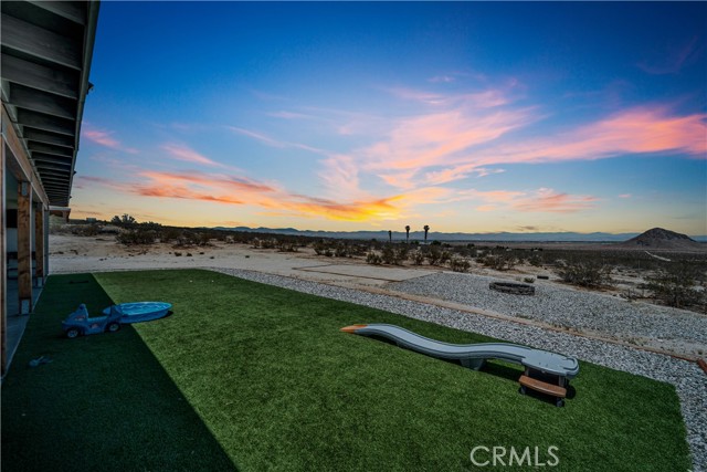 10715 Wilson Drive, California City CA: https://media.crmls.org/medias/1ed2704a-8fda-41dd-b771-6c4a6f71e045.jpg