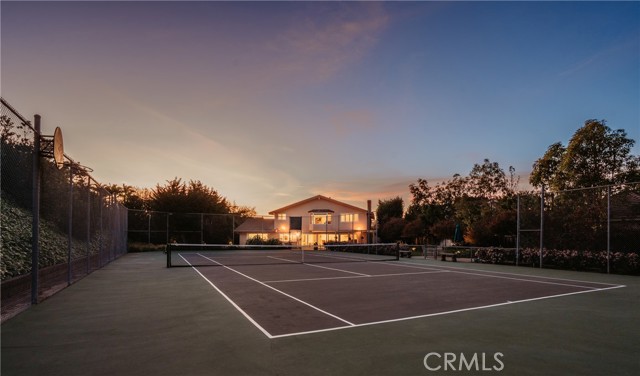 Detail Gallery Image 2 of 19 For 3625 Catamaran Dr, Corona Del Mar,  CA 92625 - 6 Beds | 3 Baths