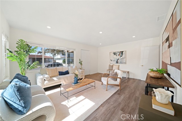 12218 Academy Way, Artesia CA: https://media.crmls.org/medias/1ed38738-7af3-4707-b18f-dc0e2f404d1d.jpg