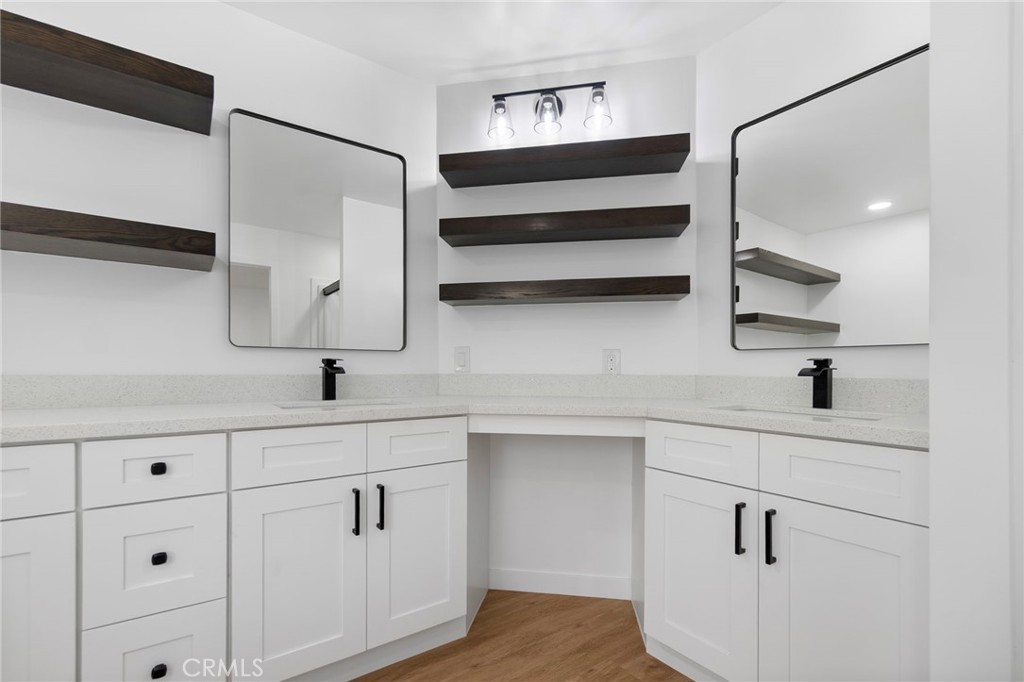 MLS #OC25240033 image #37