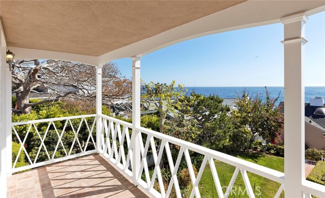 1259 Cliff Drive, Laguna Beach CA: https://media.crmls.org/medias/1ed47c54-83fe-44a7-9105-11a82cf00139.jpg