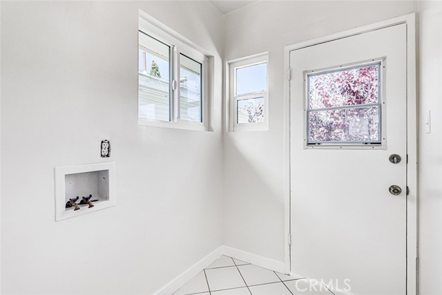 426 S Broadway, Redondo Beach CA: https://media.crmls.org/medias/1ed5dded-5fed-4faa-b782-157cb1f7b684.jpg