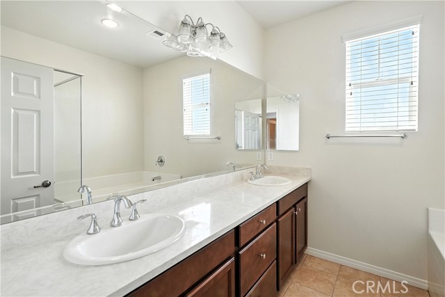 Detail Gallery Image 25 of 52 For 28648 Pietro Dr, Valencia,  CA 91354 - 3 Beds | 3 Baths