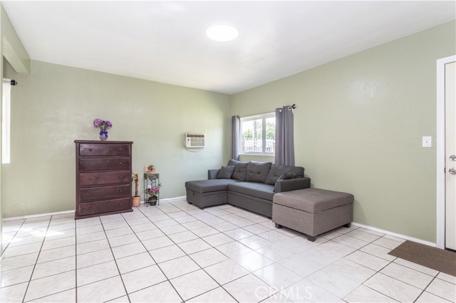 12872 Norris Avenue photo 5
