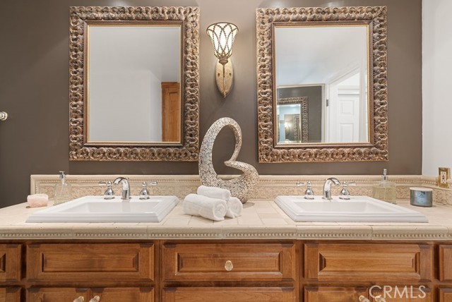 419 N Oakhurst Drive, Beverly Hills CA: https://media.crmls.org/medias/1ed7075c-fa99-4adb-a858-c15629e48263.jpg