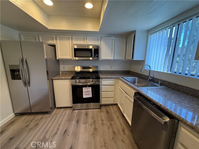 Detail Gallery Image 7 of 17 For 5250 Colodny Dr #17,  Agoura Hills,  CA 91301 - 2 Beds | 2/1 Baths