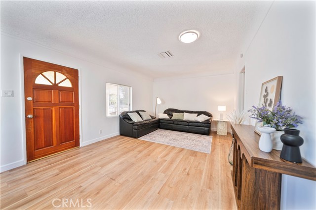 Detail Gallery Image 3 of 33 For 10351 Mildred St, El Monte,  CA 91733 - 3 Beds | 2 Baths