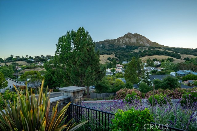 940 Pasatiempo Drive, San Luis Obispo CA: https://media.crmls.org/medias/1ed84d15-87c8-4516-a7cc-e077d00ea234.jpg