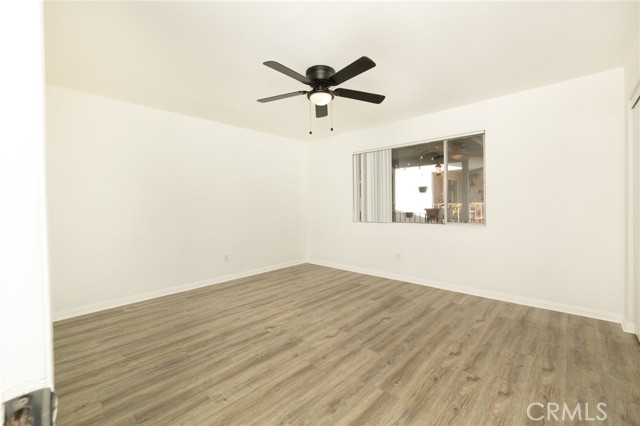 Image 23 of 38 For 4110 Hathaway Ave