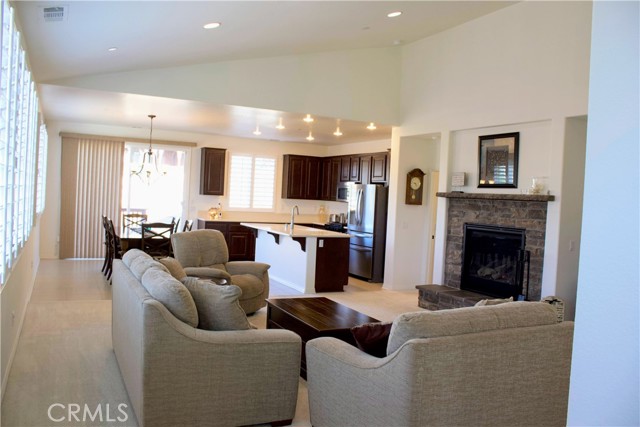 Detail Gallery Image 9 of 29 For 218 Crimson Cir, Big Bear City,  CA 92314 - 3 Beds | 2 Baths
