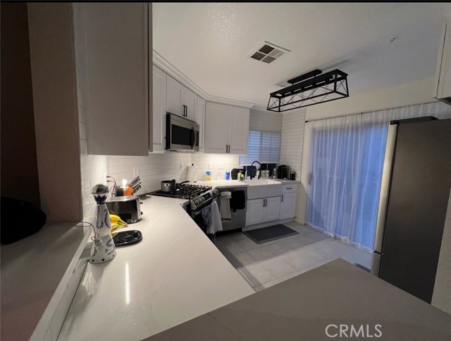 Detail Gallery Image 6 of 13 For 11273 Terra Vista Pkwy #E,  Rancho Cucamonga,  CA 91730 - 2 Beds | 2 Baths