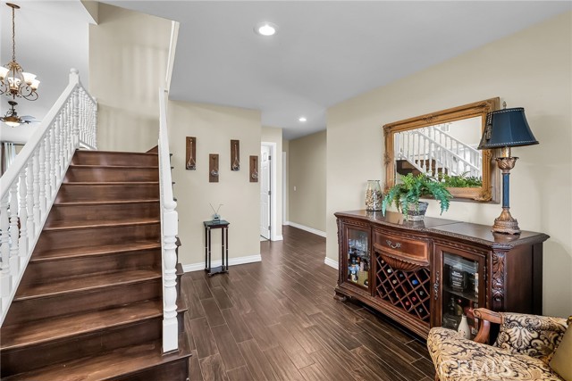 Detail Gallery Image 7 of 38 For 1351 Dr. Kirkwood, Corona,  CA 92882 - 4 Beds | 3 Baths