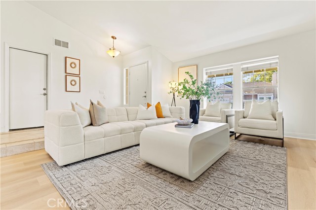 Detail Gallery Image 5 of 27 For 13 Grant, Irvine,  CA 92620 - 3 Beds | 2 Baths