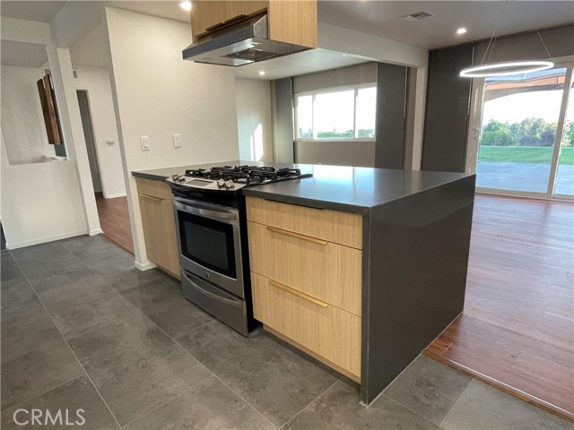 Detail Gallery Image 5 of 12 For 2312 Camino Recondito, Fullerton,  CA 92833 - 3 Beds | 2 Baths