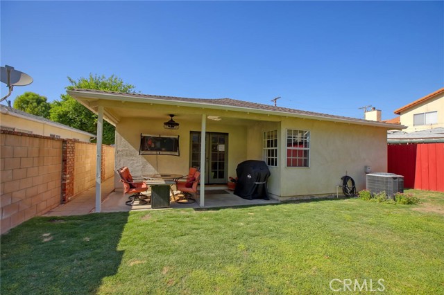 8630 Forsythe Street, Sunland CA: https://media.crmls.org/medias/1edc5078-b1e2-4503-9b72-f660cece4b6d.jpg