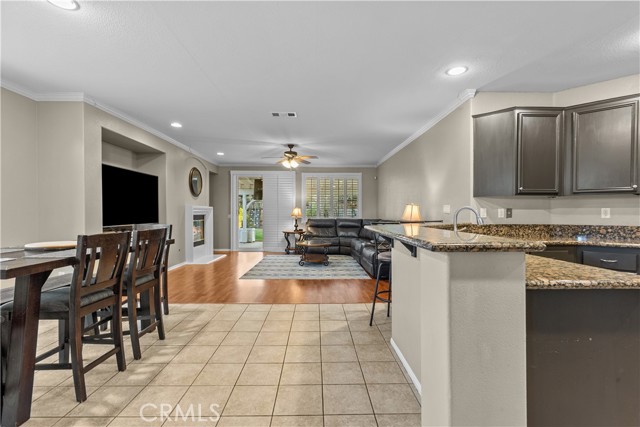 Detail Gallery Image 20 of 59 For 39926 Meadowcrest Way, Palmdale,  CA 93551 - 5 Beds | 3 Baths