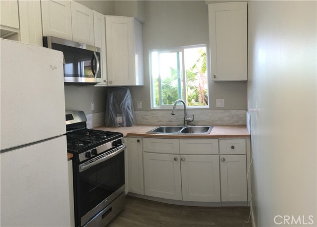 1224 W 35th Street, Los Angeles CA: https://media.crmls.org/medias/1eddf589-3054-4cb3-a29a-4a2a05e0faad.jpg