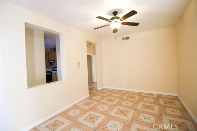 Detail Gallery Image 4 of 33 For 31592 Palomar Rd, Menifee,  CA 92584 - 5 Beds | 2/1 Baths