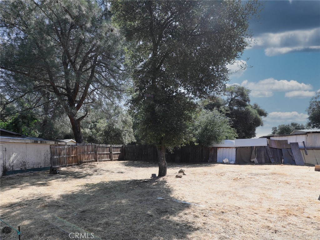 https://media.crmls.org/medias/1ede9d7d-cbfc-4b24-89c8-8985c9425638.jpg?preset=X-Large