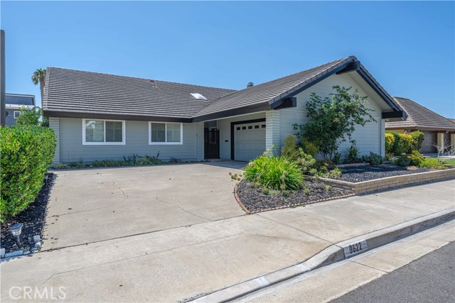 9622 Caithness Drive, Huntington Beach CA: https://media.crmls.org/medias/1edeb2eb-8fbc-4183-9397-66bd815918d3.jpg