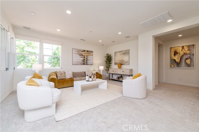 124 Cruiser, Irvine CA: https://media.crmls.org/medias/1edf19dc-53df-4d64-8b0a-e1332de04b62.jpg