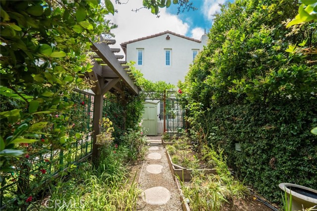 Detail Gallery Image 17 of 75 For 24711 Tiburon St, Valencia,  CA 91355 - 5 Beds | 5 Baths