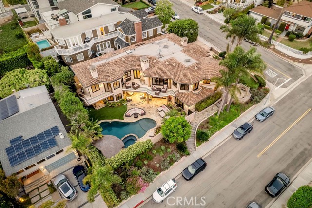215 S Poinsettia Avenue, Manhattan Beach CA: https://media.crmls.org/medias/1ee0e22f-499b-47a7-b98f-d73c397b2d0d.jpg