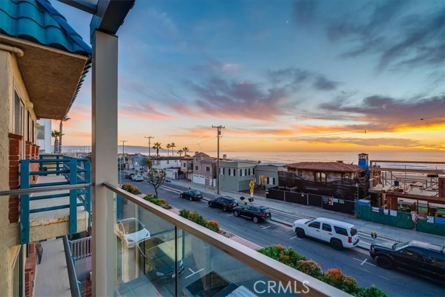 108 35th Street, Hermosa Beach, California 90254, 3 Bedrooms Bedrooms, ,2 BathroomsBathrooms,Residential,Sold,35th,SB22006551