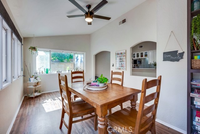 Detail Gallery Image 11 of 40 For 930 Countryside St, Hemet,  CA 92545 - 3 Beds | 2 Baths