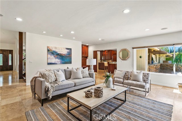 Detail Gallery Image 17 of 66 For 10431 Kenwick Dr, Villa Park,  CA 92861 - 5 Beds | 4/1 Baths