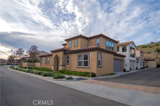 Detail Gallery Image 2 of 31 For 20525 Martingale, Saugus,  CA 91350 - 3 Beds | 3 Baths