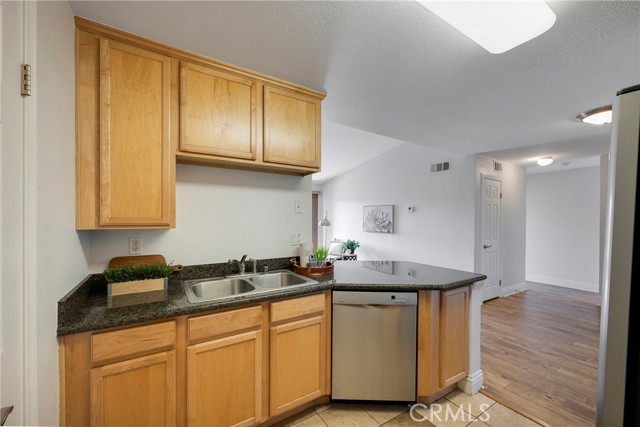 Detail Gallery Image 14 of 50 For 2325 Del Mar Way #202,  Corona,  CA 92882 - 2 Beds | 2 Baths