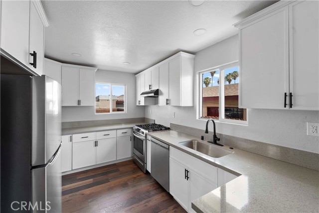 796 N Mount Vernon Avenue, San Bernardino CA: https://media.crmls.org/medias/1ee30f15-56a6-4f72-8163-f2bd17d6d92e.jpg