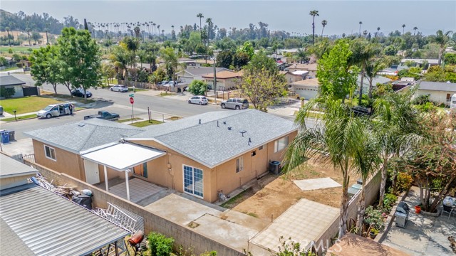 7355 Amanda Court, Riverside CA: https://media.crmls.org/medias/1ee3ff56-53e9-437e-a324-de5b9c8c5cf4.jpg