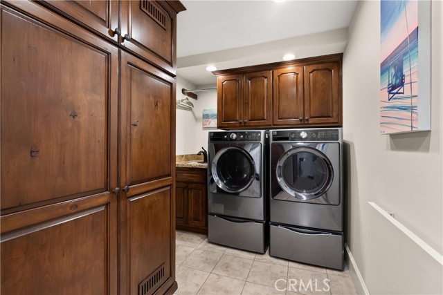 Image 32 of 41 For 3520 Alma  