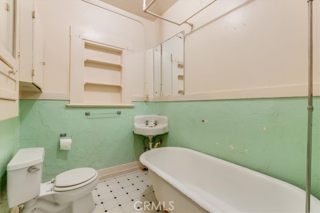 Detail Gallery Image 15 of 49 For 662 Osos St, San Luis Obispo,  CA 93401 - 4 Beds | 4 Baths