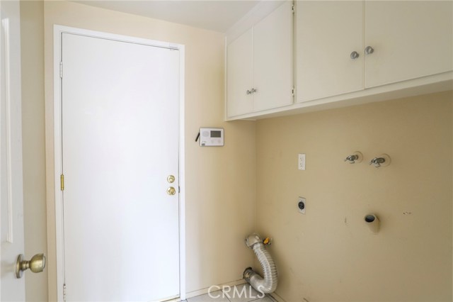 Detail Gallery Image 10 of 22 For 14016 Tiffany Dr, Westminster,  CA 92683 - 2 Beds | 2/1 Baths