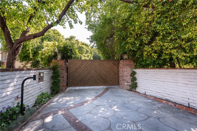 4851 Corbin Avenue, Tarzana CA: https://media.crmls.org/medias/1ee90c5d-462e-4374-be27-d755562fea01.jpg