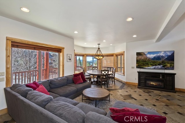 Detail Gallery Image 5 of 50 For 42324 Eagle Ridge, Big Bear Lake,  CA 92315 - 6 Beds | 4 Baths