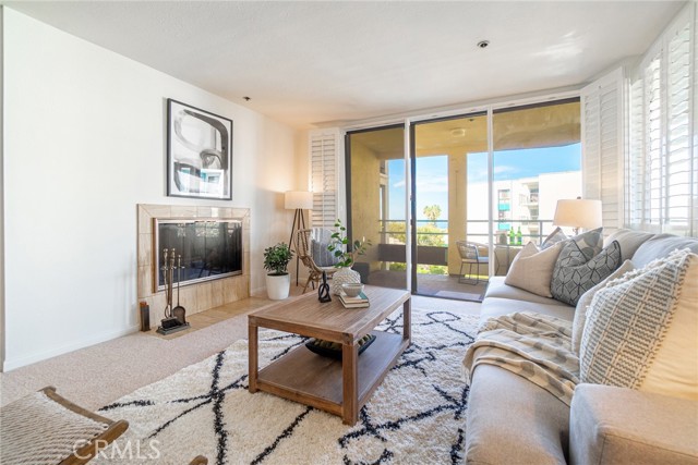 520 The Village, Redondo Beach, California 90277, 2 Bedrooms Bedrooms, ,2 BathroomsBathrooms,Residential,Sold,The Village,PW22208264