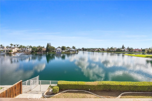 Detail Gallery Image 14 of 55 For 8707 Shore View, Bakersfield,  CA 93312 - 4 Beds | 3 Baths