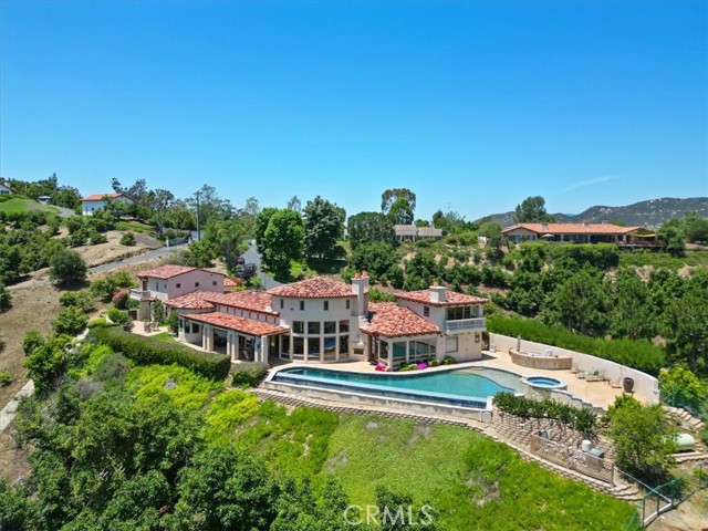 1917 Santa Margarita Drive, Fallbrook CA: https://media.crmls.org/medias/1eebc947-5b12-44ce-8cca-76c06143cd22.jpg