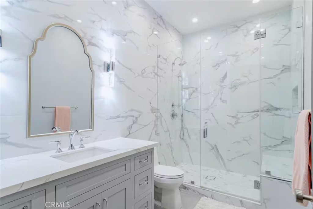 https://media.crmls.org/medias/1eec653d-6525-4ea6-8c13-d84105201eed.jpg?preset=X-Large