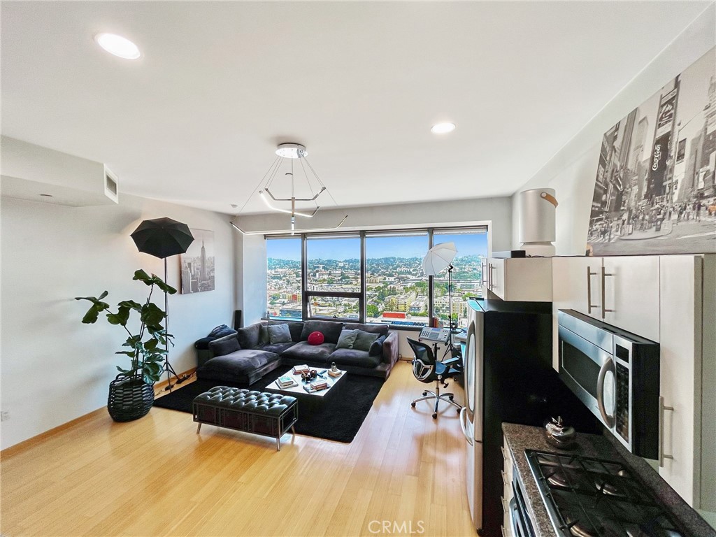1100 Wilshire Boulevard 2305, Los Angeles, CA 90017